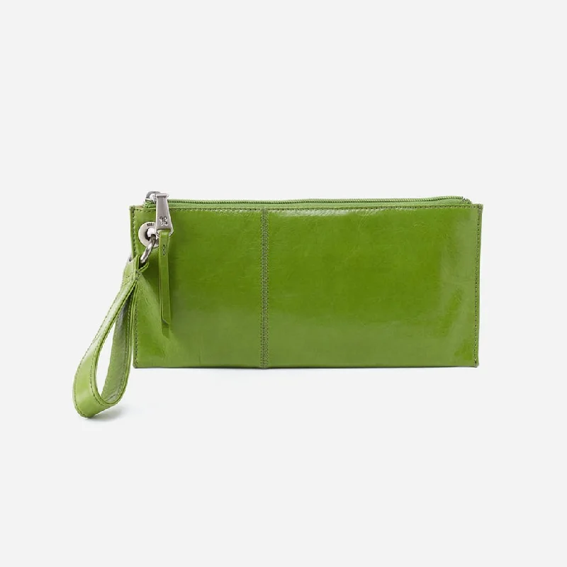 HOBO : Vida Wristlet in Polished Leathe - Garden Green